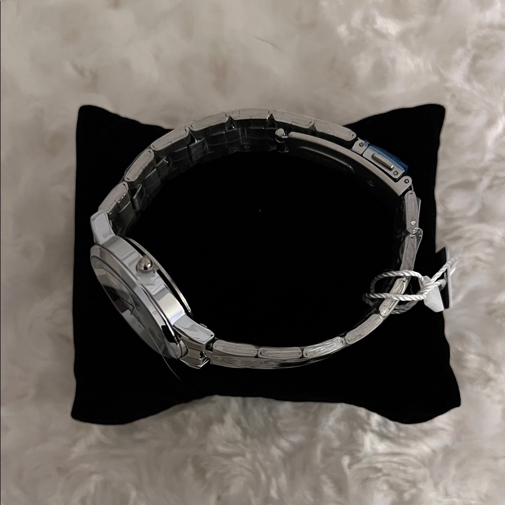 NWT Vince Camuto “Ayla” Silver Watch with White Face - Brand New In Box 2025 - Picture 3 of 7
